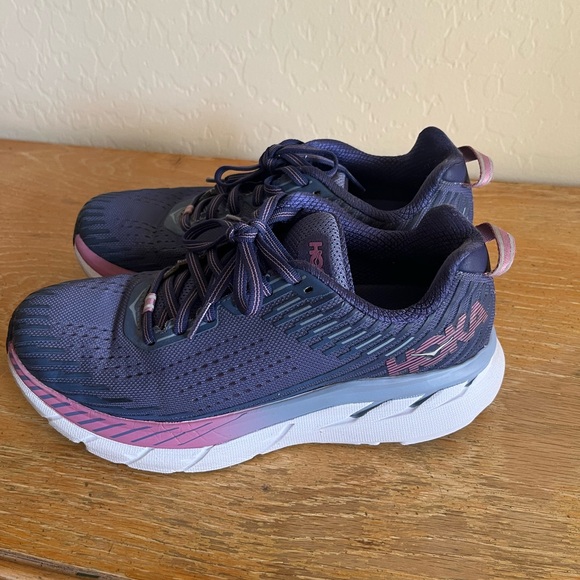 Hoka One One Shoes - Hoka Clifton 5 women’s size 6.5